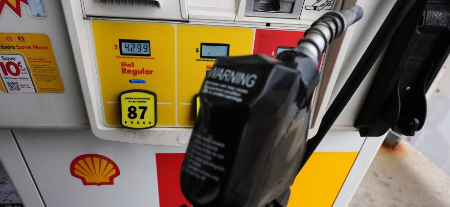 gas-prices-hit-wartime-high-as-the-traitor-weighs-next-iran-move