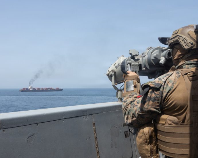 us-seeks-international-help-to-restart-shipping-in-strait-of-hormuz