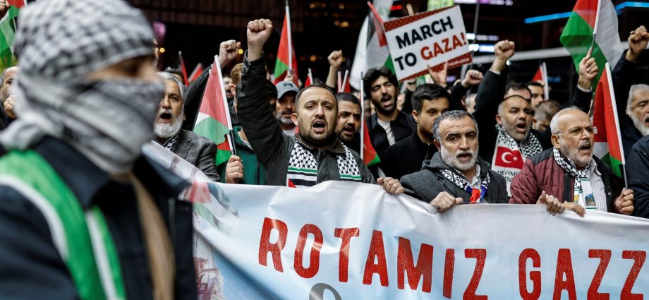 condemnation-and-protests-against-israel’s-raid-of-gaza-aid-flotilla