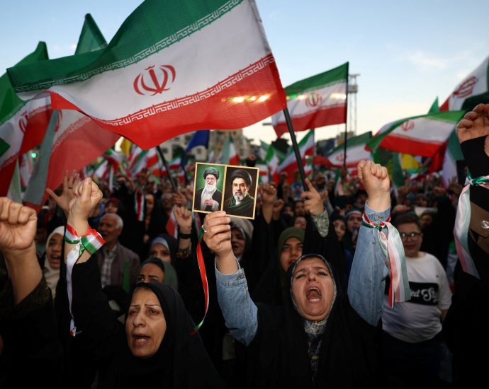 iran-vows-‘long,-painful’-response-if-us-renews-attacks