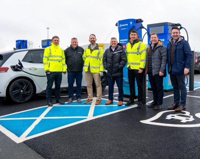 source-ev-charging-network-partners-with-siemens-and-evolt-charging-to-establish-uk-maintenance-partnership
