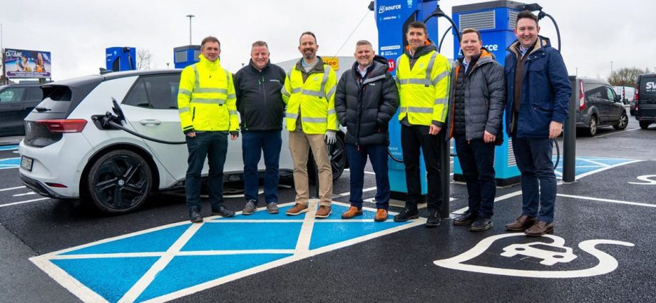source-ev-charging-network-partners-with-siemens-and-evolt-charging-to-establish-uk-maintenance-partnership