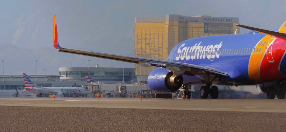 pregnant-&-sprinting:-southwest-airlines-nearly-left-10-passengers-behind-after-its-own-delay