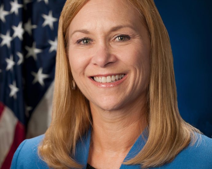 nasa-kennedy-center-director-announces-plans-to-retire