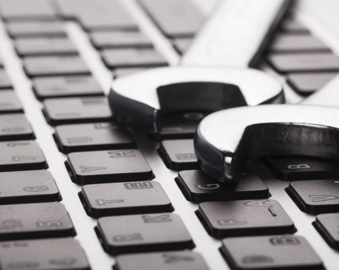 microsoft-releases-first-big-update-after-nadella’s-vow-to-‘win-back-fans’