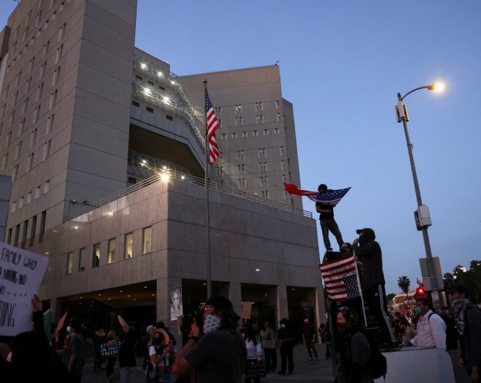 cuban-man-is-18th-person-to-die-in-us-ice-custody-this-year:-monitor