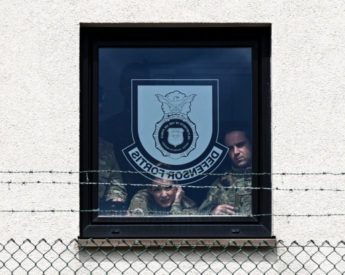 us-said-to-be-withdrawing-5,000-troops-from-germany-over-iran-war-spat
