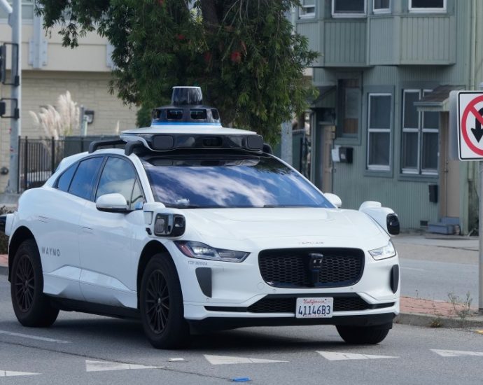 california-police-can-start-ticketing-driverless-cars-this-july