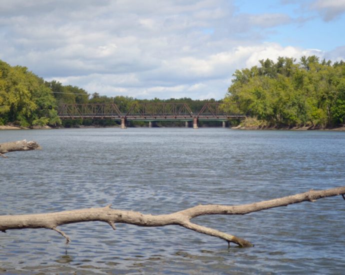 with-fertilizer-pollution-on-the-rise,-iowa-will-invest-$100-million-in-water-treatment