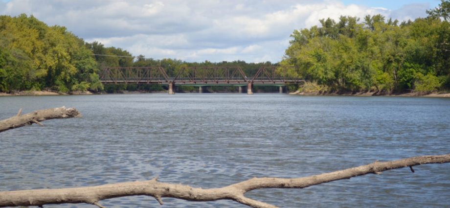 with-fertilizer-pollution-on-the-rise,-iowa-will-invest-$100-million-in-water-treatment