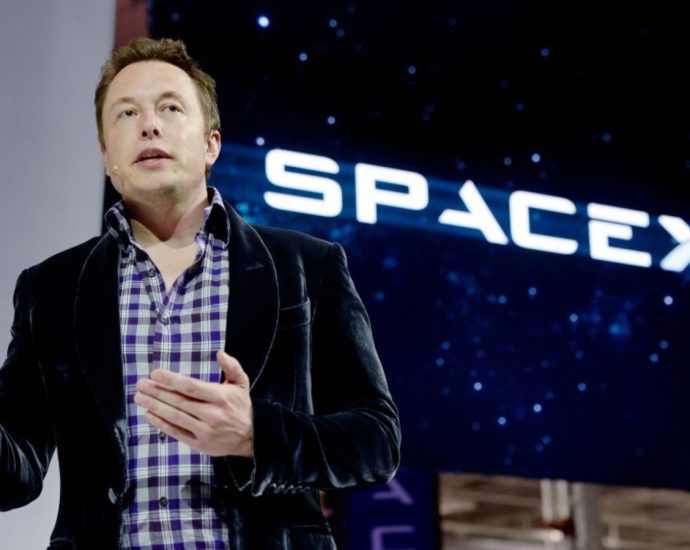 Elon Musk’s 200 Million Share Payday Depends On SpaceX Putting Over A Million Humans On Mars