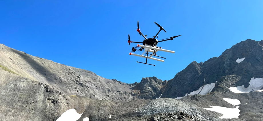 Drone radar could help spacecraft pinpoint where to drill for water on Mars, scientists say