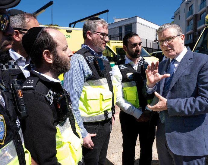uk’s-starmer-eyes-banning-some-pro-palestine-protests