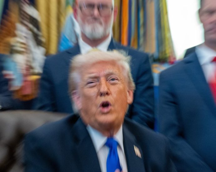the-traitor-rages-at-‘seditious’-new-york-times-in-unhinged-oval-office-rant