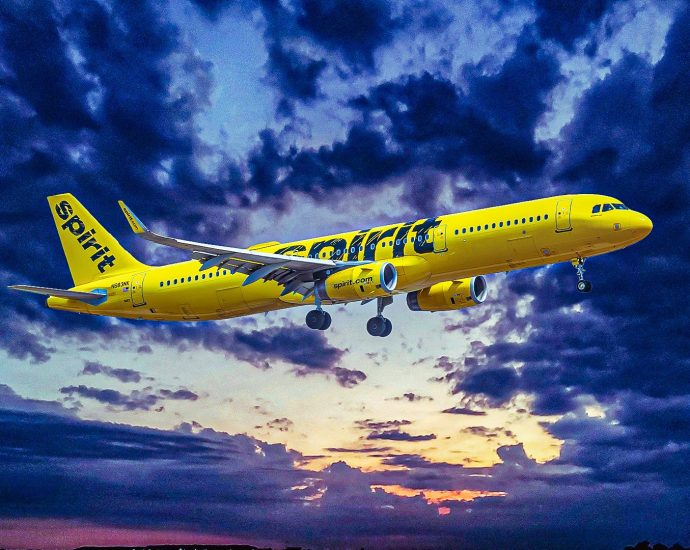 end-of-an-era:-final-spirit-airlines-flight-lands-in-dallas-as-carrier-confirms-shutdown