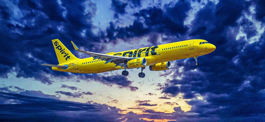 end-of-an-era:-final-spirit-airlines-flight-lands-in-dallas-as-carrier-confirms-shutdown