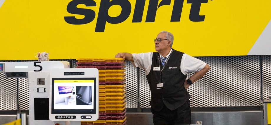 spirit-airlines-to-shut-down-saturday-morning-after-bailout-falls-through