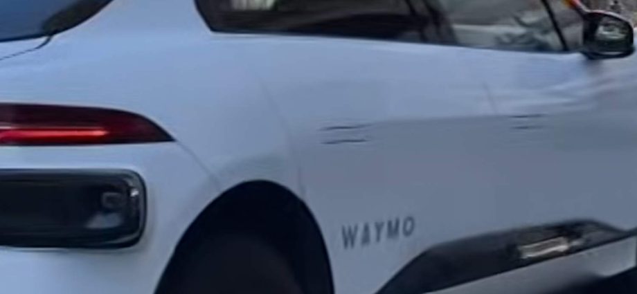 man-says-waymo-drove-away-with-his-luggage