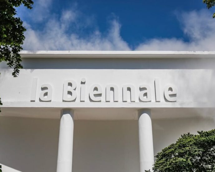 latvian-artists-launched-a-protest-campaign-against-russia’s-participation-in-the-venice-biennale