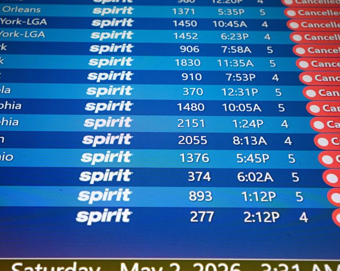 spirit-airlines-shuts-down-operations,-stranding-passengers-as-rivals-offer-limited-relief