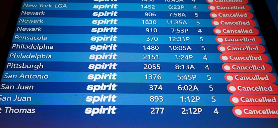 spirit-airlines-shuts-down-operations,-stranding-passengers-as-rivals-offer-limited-relief