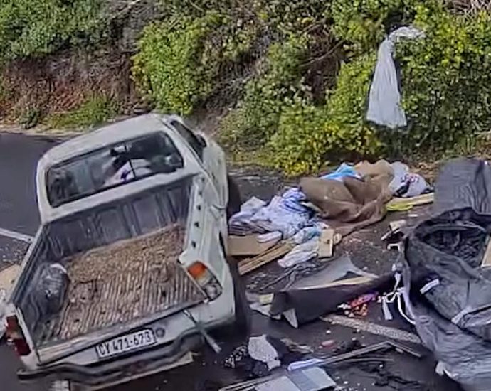 pickup-truck-drives-off-a-cliff-in-south-africa