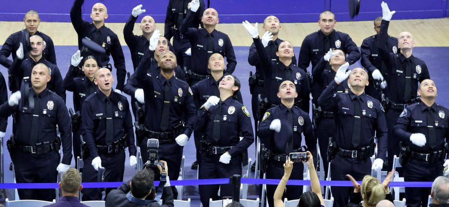 lapd-scrambles-to-find-enough-officers-to-police-the-olympics