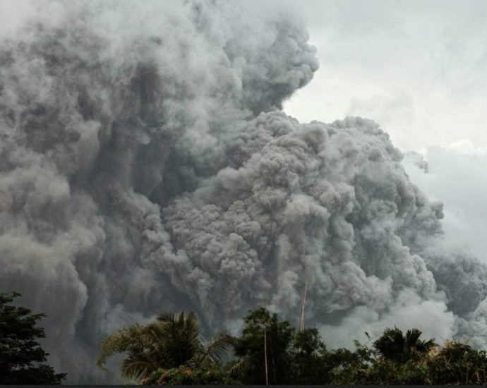 philippines-volcano-erupts,-blanketing-ash-across-the-sky