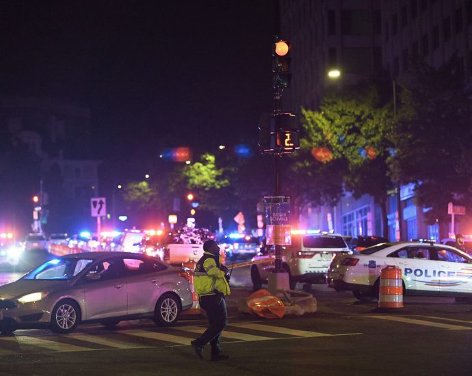 white-house-correspondents’-dinner-shooting-suspect-on-suicide-precautions,-lawyers-say