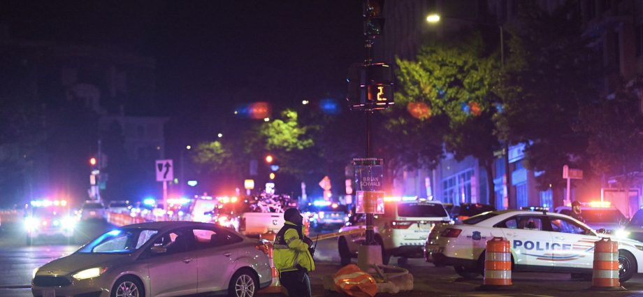 white-house-correspondents’-dinner-shooting-suspect-on-suicide-precautions,-lawyers-say