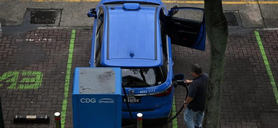 Another 8 EV fast-charging hubs to be installed in HDB towns from early 2027, Singapore News – AsiaOne