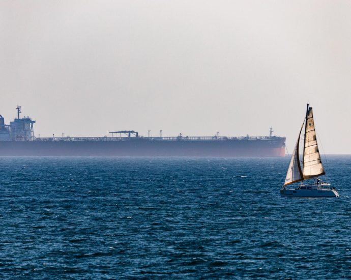 california-braces-for-uncertainty-as-last-shipment-of-persian-gulf-oil-arrives-in-long-beach