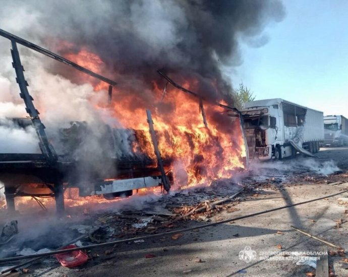 40-children-narrowly-escape-russian-drone-strike-on-bus-near-dnipro:-six-wounded-include-a-child-and-a-pregnant-woman