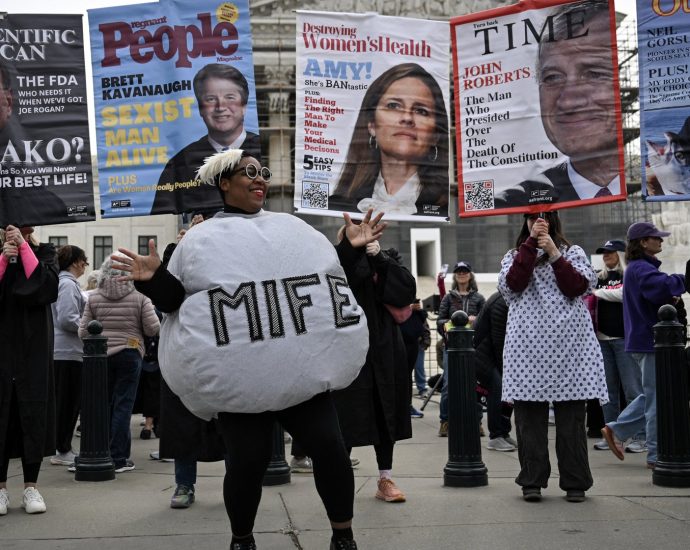 supreme-court-asked-to-block-ruling-restricting-remote-access-to-abortion-pill