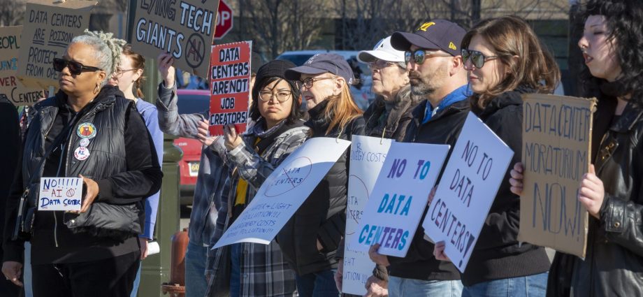 data-centers-are-a-thorny-issue-for-democrats.-maine-shows-us-why