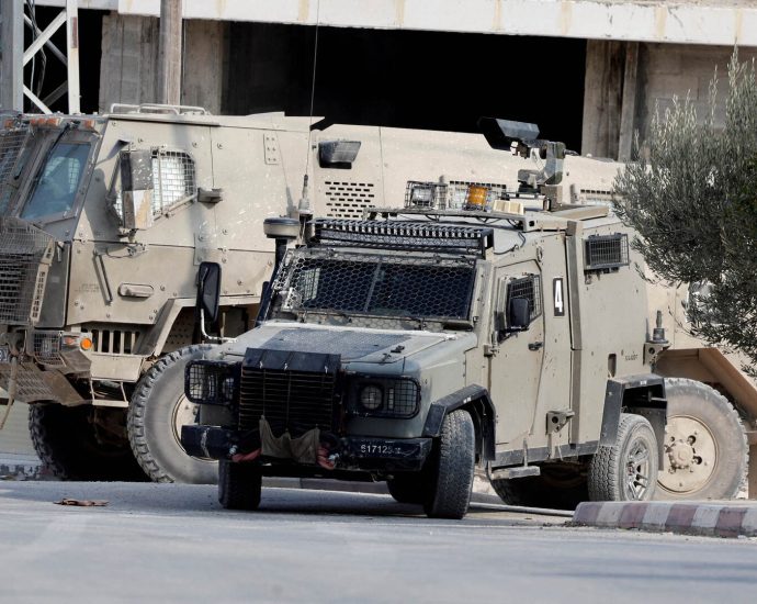 israeli-forces-kill-palestinian-man-in-raid-on-nablus-in-occupied-west-ban