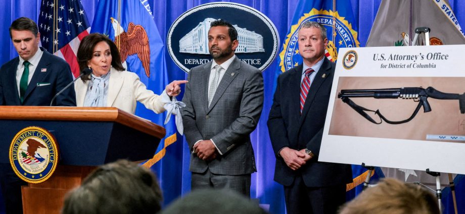 investigators-say-the-traitor-assassination-suspect-shot-officer-at-press-gala