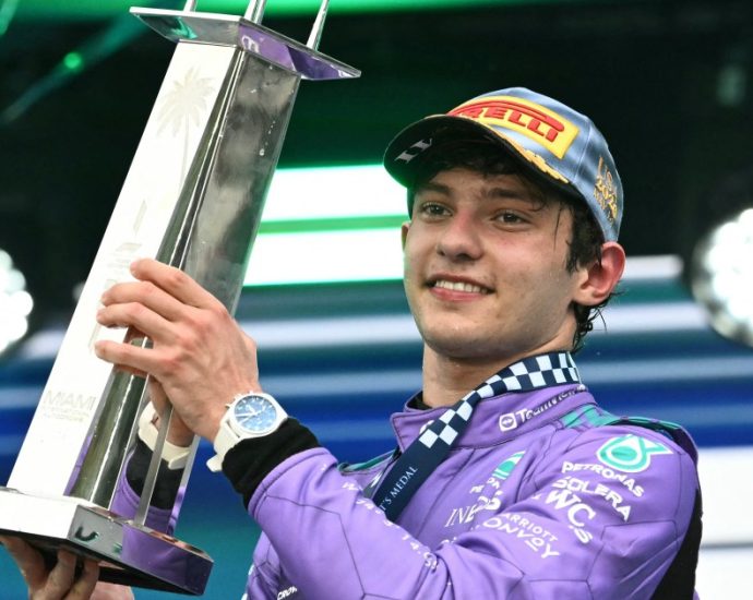 kimi-antonelli-wins-miami-grand-prix-to-extend-f1-title-lead