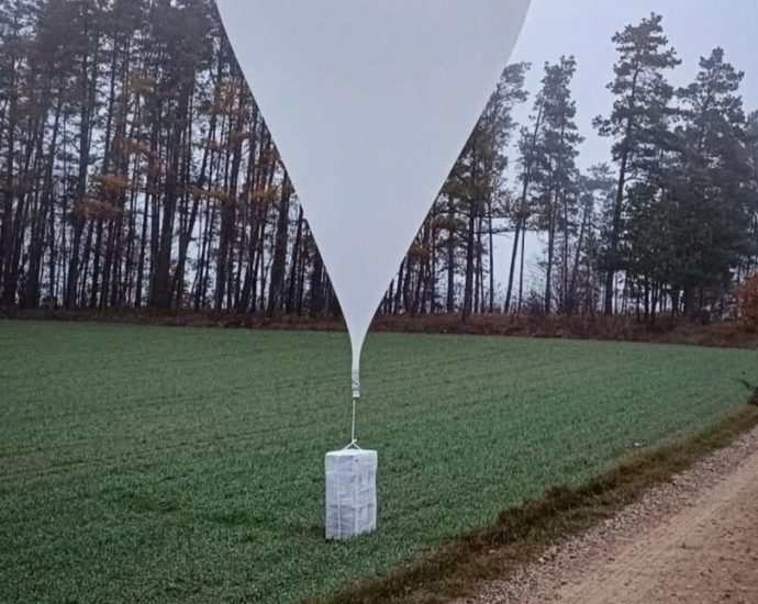 russia-is-using-belarus-as-a-launch-pad-for-signal-relay-balloons-that-help-its-drones-reach-ukrainian-cities