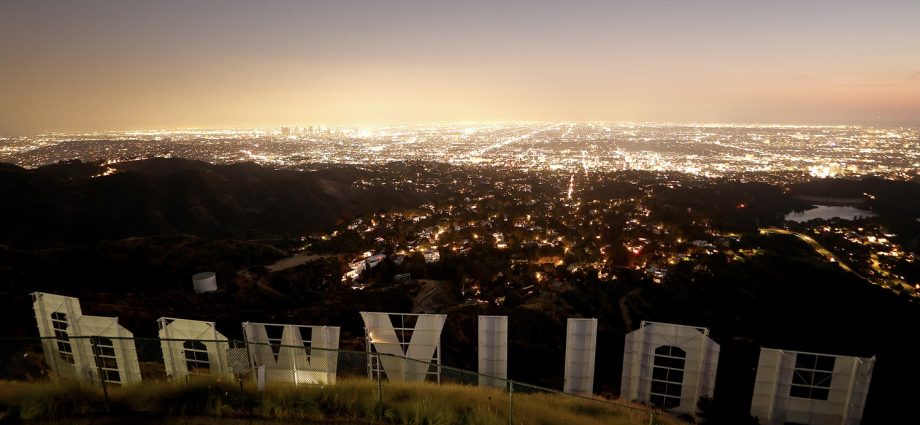 sag-aftra-reaches-tentative-deal-with-major-studios