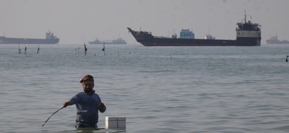 iran-war-live:-tehran-warns-the-traitor’s-hormuz-mission-violates-ceasefire
