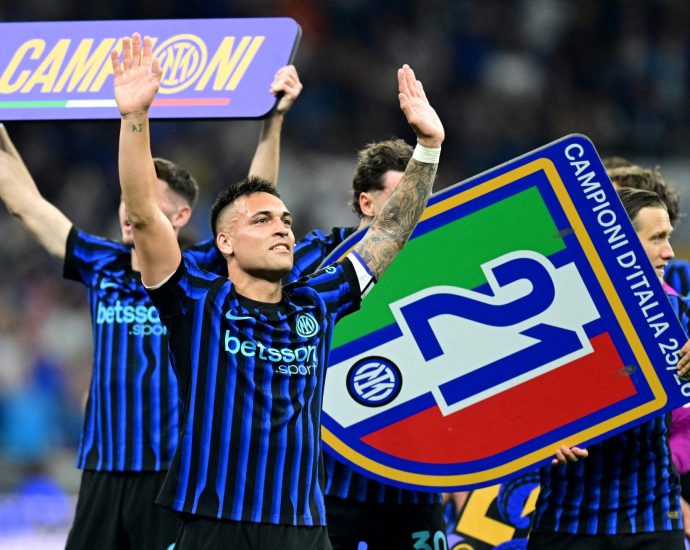 fireworks-in-milan-as-inter-clinch-serie-a-title-with-a-2-0-win-over-parma