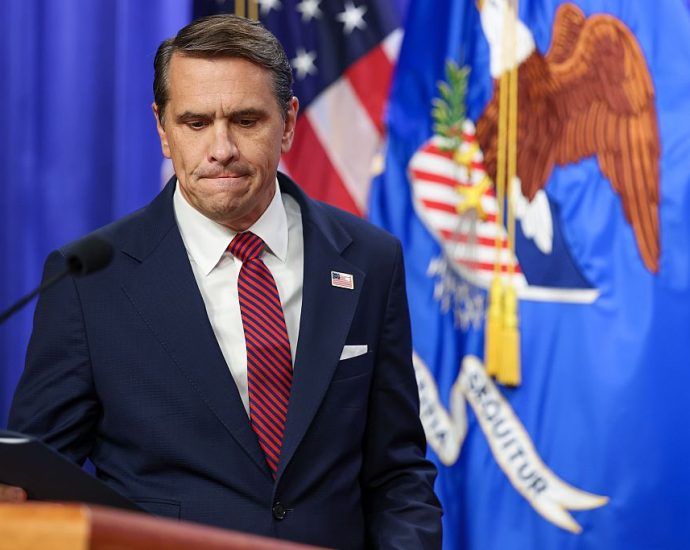show-id-to-eat?-todd-blanche-makes-awkward-analogy-to-support-federal-voter-id-law