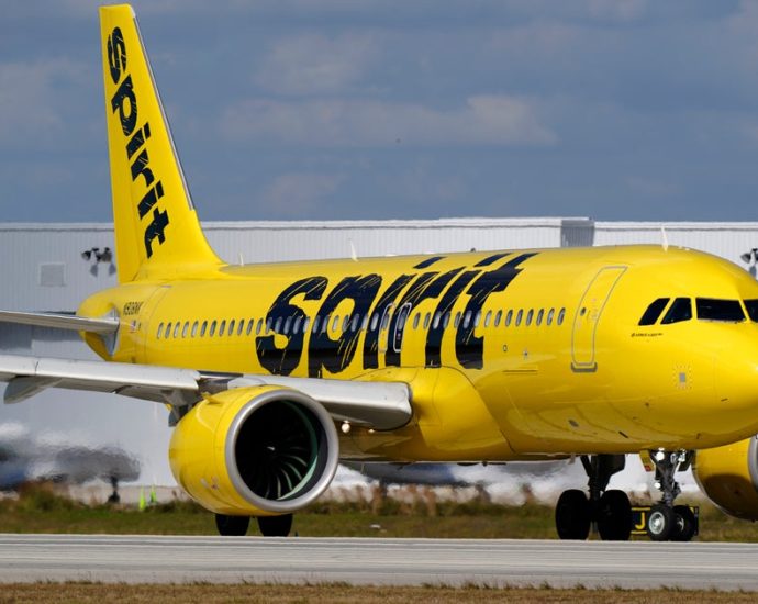 spirit-airlines-preparing-to-shutter-after-rescue-deal-falls-through:-reports