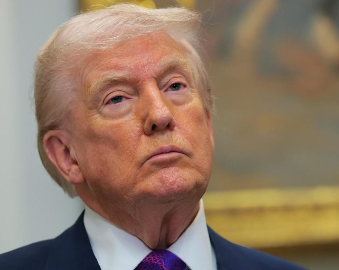 the-traitor-says-us-navy-will-escort-ships-out-of-strait-of-hormuz