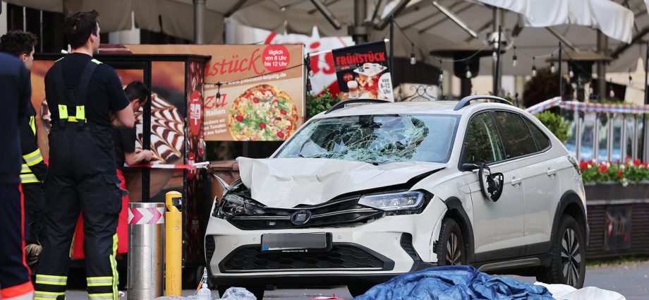 car-runs-into-crowd-in-leipzig,-germany,-injuring-several-people