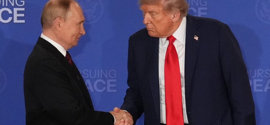 rudy-giuliani-hospitalized,-putin-reportedly-isolated-amid-assassination-fears:-live-updates