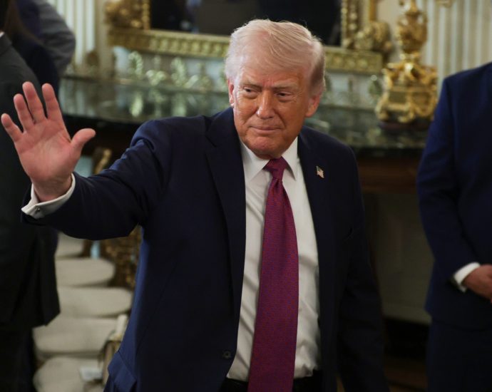 the-traitor-is-bleeding-his-2024-voters,-but-not-fast-enough-for-the-midterms