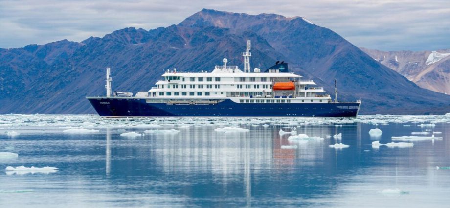 they-boarded-a-luxury-antarctic-cruise.-then-hantavirus-took-a-deadly-toll