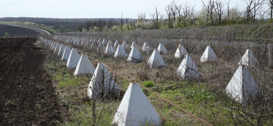 ukraine-is-building-multi-layered-shield-along-border-with-russian-occupied-transnistria-—-50-km-from-biggest-port-city